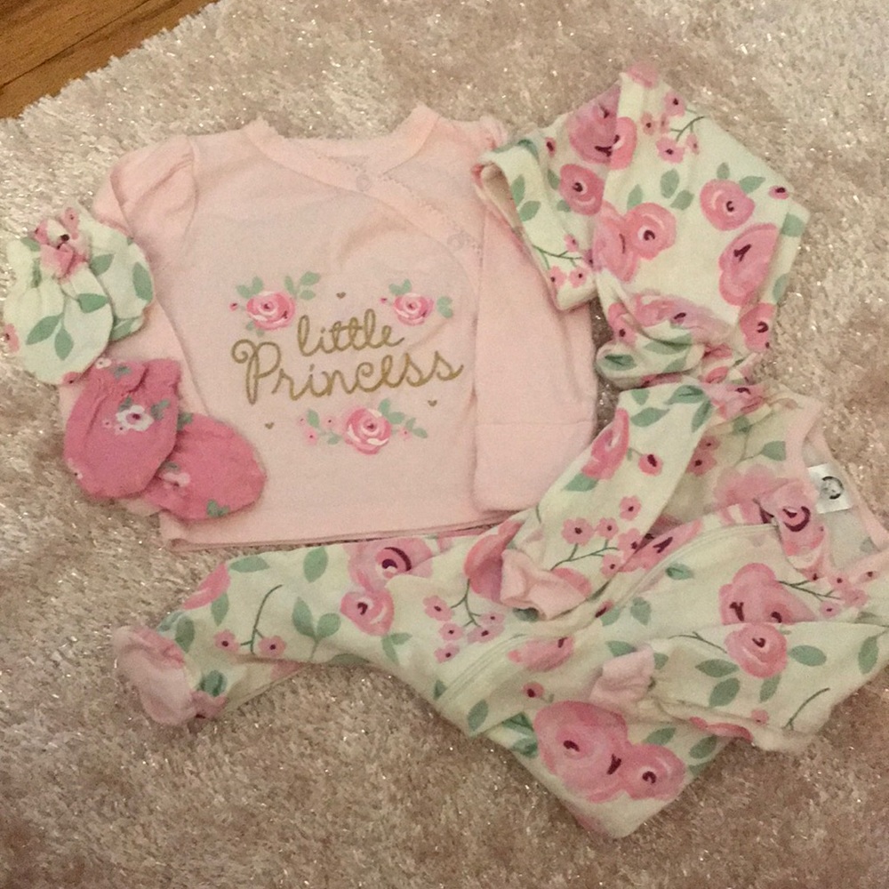 Gerber Girl Newborn Gift Set